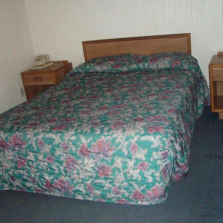 بيدفورد Rosemount Motel الغرفة الصورة