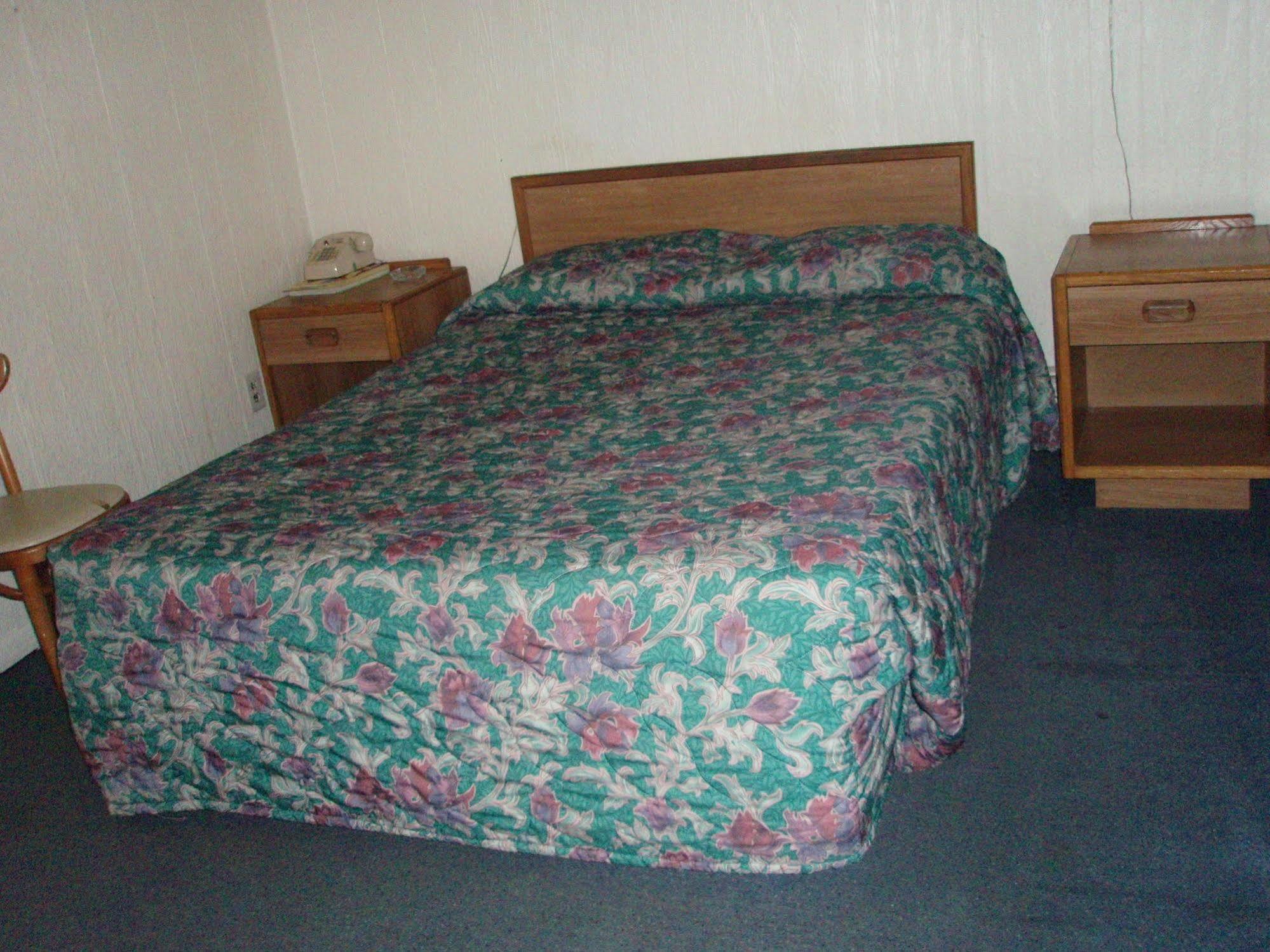 بيدفورد Rosemount Motel الغرفة الصورة